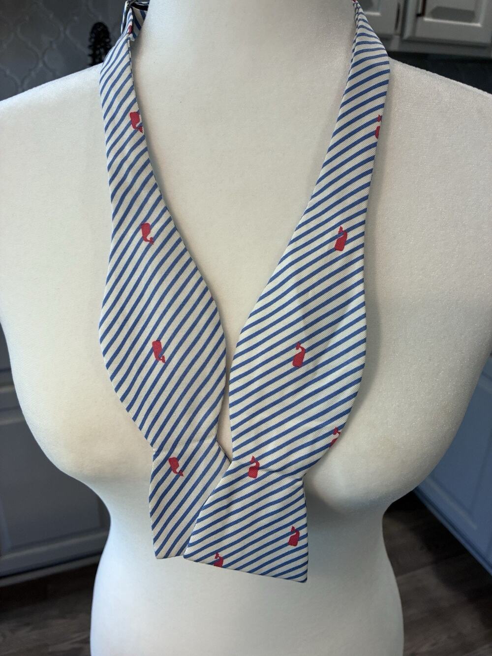 Vineyard Vines Silk Bow Tie White Pink Blue Whales Tie USA Adjustable